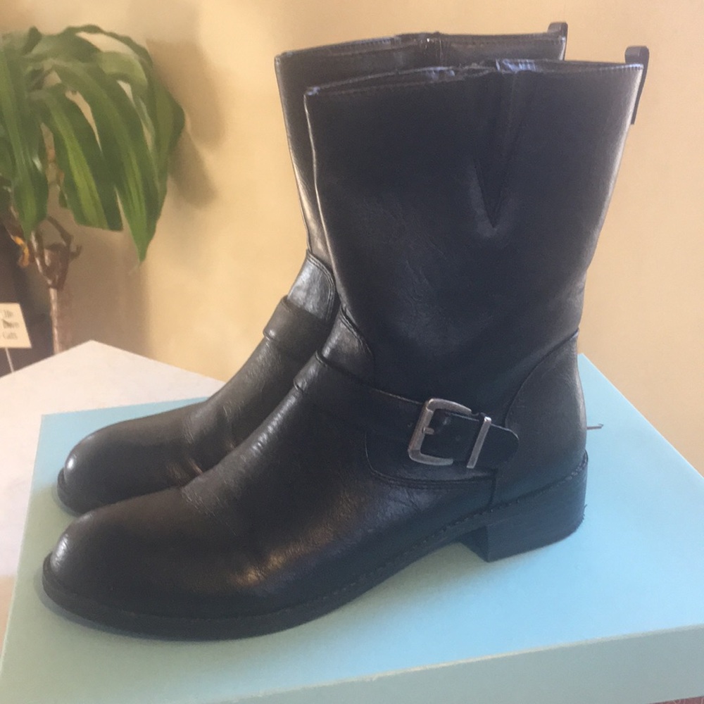 Black boots